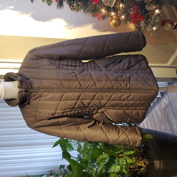 Women's d.e.t.a.i.l.s Hooded Jacket - Picture 2 of 14